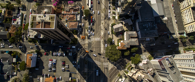 Ladrão escala prédios e invade apartamentos pelas janelas e sacadas